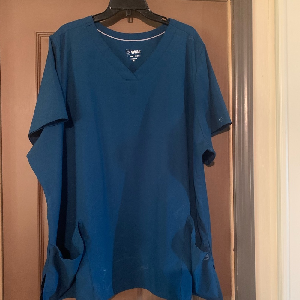 Wonderwink scrub top